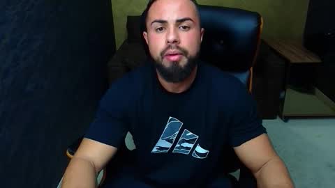 Snapshot of hayeswood chatting on 23, 10, 2025 HayesWood online show from 23, 10, 2025