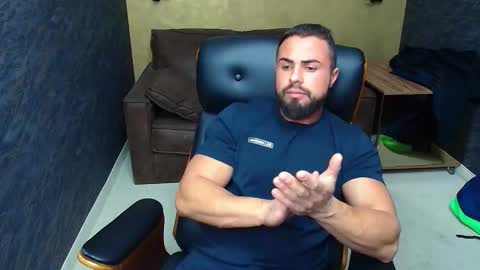 Snapshot of hayeswood chatting on 28, 10, 2025 HayesWood online show from 28, 10, 2025