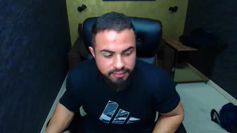 Snapshot of hayeswood chatting on 30, 10, 2025 HayesWood online show from 30, 10, 2025