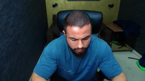 Snapshot of hayeswood chatting on 31, 10, 2025 HayesWood online show from 31, 10, 2025