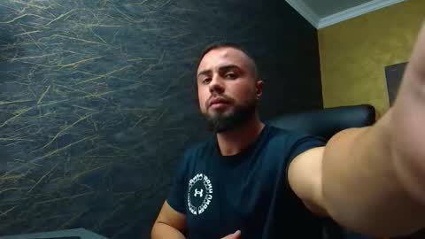 Snapshot of hayeswood chatting on 4, 11, 2025 HayesWood online show from 4, 11, 2025