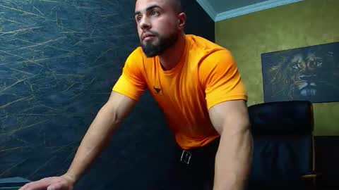 Snapshot of hayeswood chatting on 8, 11, 2025 HayesWood online show from 8, 11, 2025