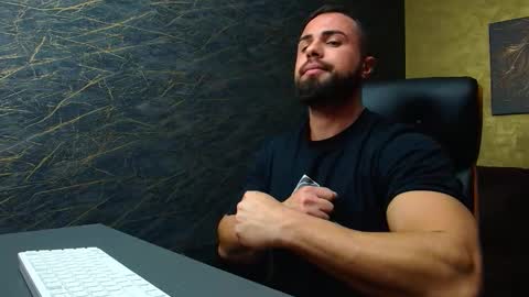 Snapshot of hayeswood chatting on 13, 11, 2025 HayesWood online show from 13, 11, 2025