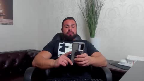 Snapshot of hayeswood chatting on 21, 11, 2025 HayesWood online show from 21, 11, 2025