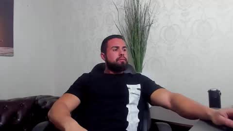 Snapshot of hayeswood chatting on 24, 11, 2025 HayesWood online show from 24, 11, 2025