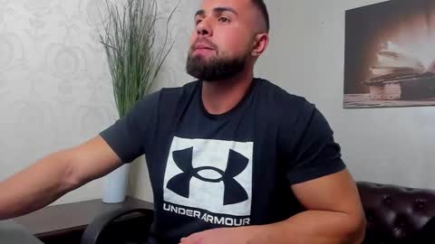 Snapshot of hayeswood chatting on 28, 11, 2025 HayesWood online show from 28, 11, 2025