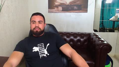 Snapshot of hayeswood chatting on 16, 12, 2025 HayesWood online show from 16, 12, 2025