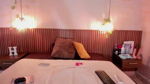 haylenpark online show from 8, 11, 2025