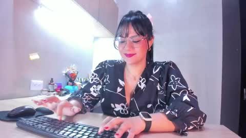 Snapshot of haylenpark chatting on 17, 5, 2026 haylenpark online show from 17, 5, 2026