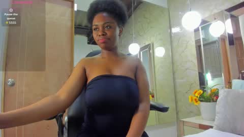 Snapshot of hazel_lanee chatting on 5, 10, 2025 hazel_lanee online show from 5, 10, 2025