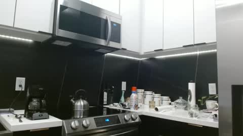 Hazel online show from 14, 1, 2026