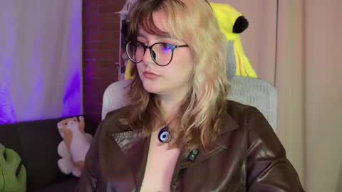 Snapshot of hazelbrownn23 chatting on 27, 3, 2026 Hazel Brown online show from 27, 3, 2026
