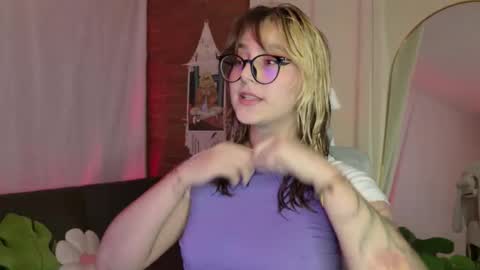 Snapshot of hazelbrownn23 chatting on 14, 4, 2026 Hazel Brown online show from 14, 4, 2026