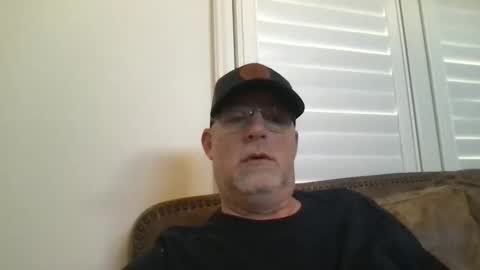 Snapshot of hdeuce22 chatting on 2, 2, 2026 Hdeuce22 online show from 2, 2, 2026