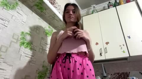 Snapshot of heatherwillman chatting on 20, 4, 2026 Lili online show from 20, 4, 2026