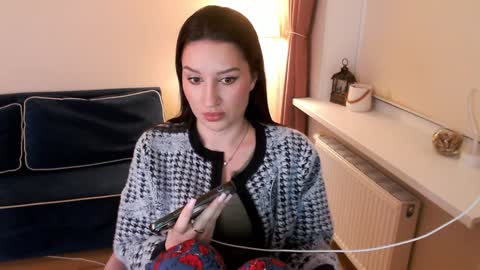 Snapshot of heaven_chloe chatting on 5, 12, 2024 Heaven girl online show from 5, 12, 2024