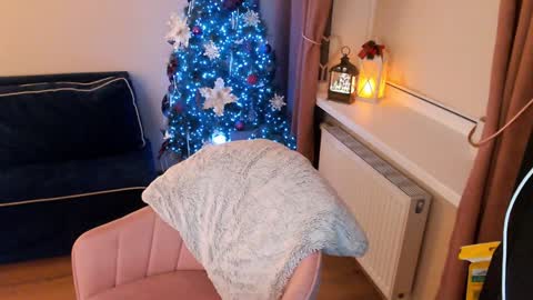 Snapshot of heaven_chloe chatting on 17, 12, 2024 Heaven girl online show from 17, 12, 2024