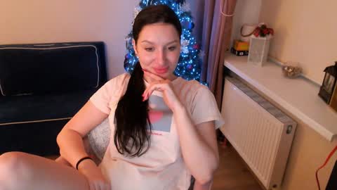 Snapshot of heaven_chloe chatting on 13, 1, 2025 Heaven girl online show from 13, 1, 2025