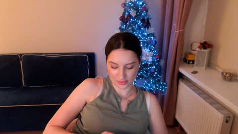 Snapshot of heaven_chloe chatting on 25, 1, 2025 Heaven girl online show from 25, 1, 2025