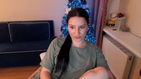Snapshot of heaven_chloe chatting on 6, 2, 2025 Heaven girl online show from 6, 2, 2025