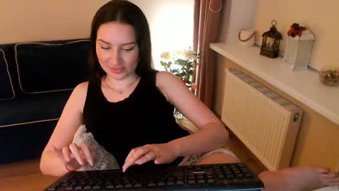 Snapshot of heaven_chloe chatting on 1, 3, 2025 Heaven girl online show from 1, 3, 2025