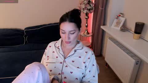 Snapshot of heaven_chloe chatting on 25, 9, 2025 Heaven girl online show from 25, 9, 2025