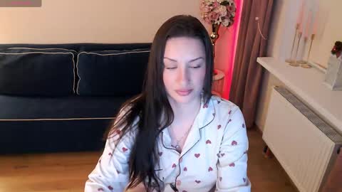 Snapshot of heaven_chloe chatting on 13, 4, 2026 Heaven girl online show from 13, 4, 2026