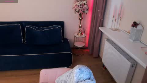 Snapshot of heaven_chloe chatting on 18, 4, 2026 Heaven girl online show from 18, 4, 2026