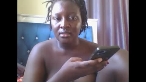 Snapshot of heavy_ebonny chatting on 17, 12, 2025 linah online show from 17, 12, 2025