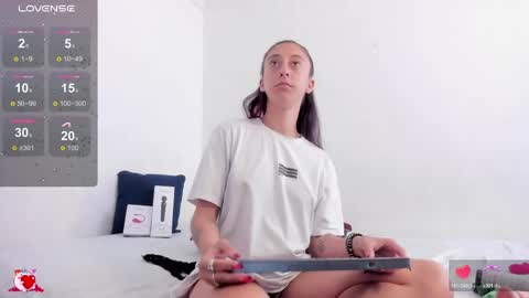 Snapshot of heavy_megan chatting on 15, 4, 2026 MEGAN online show from 15, 4, 2026