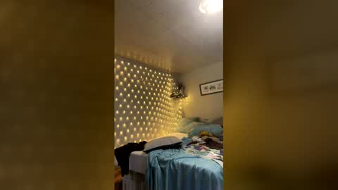 Snapshot of heavylowlush chatting on 16, 3, 2026 sydney creamz online show from 16, 3, 2026