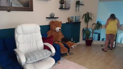 hebelongs2her online show from 28, 10, 2025