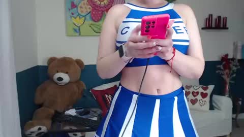 hebelongs2her online show from 15, 6, 2026
