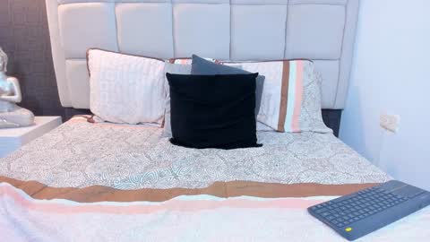 Keira Hecate online show from 5, 2, 2025