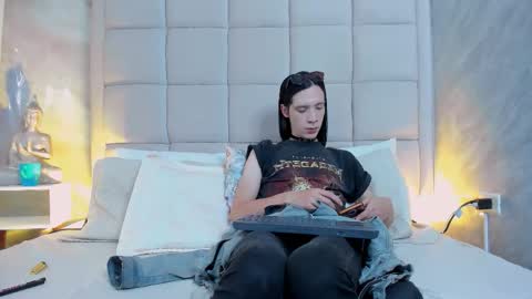 Keira Hecate online show from 20, 10, 2025