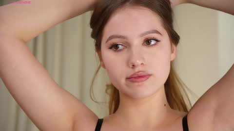 Snapshot of hecola chatting on 6, 3, 2026 Nika next stream 200pm GMT online show from 6, 3, 2026