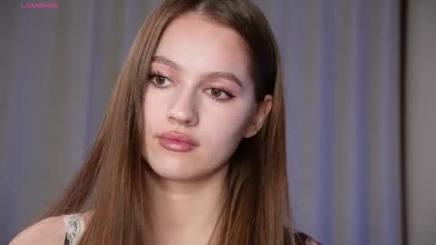 Snapshot of hecola chatting on 14, 4, 2026 Nika next stream 200pm GMT online show from 14, 4, 2026