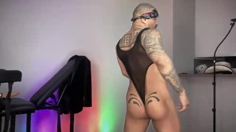 Snapshot of hectorramirezxxx chatting on 18, 2, 2025 LockedThug online show from 18, 2, 2025