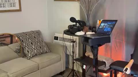 Snapshot of hectorramirezxxx chatting on 21, 12, 2025 LockedThug online show from 21, 12, 2025