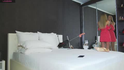 Snapshot of hefner_girl chatting on 9, 3, 2026 Helen online show from 9, 3, 2026