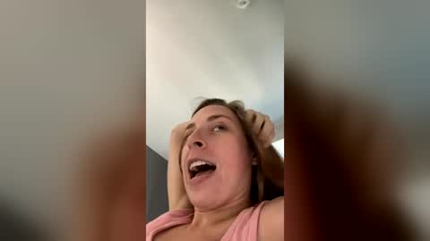 Snapshot of heidi_is_here_72 chatting on 19, 6, 2026 heidi_is_here_72 online show from 19, 6, 2026