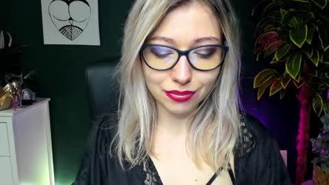 Snapshot of heidi_pleasure chatting on 27, 12, 2024 Heidi online show from 27, 12, 2024