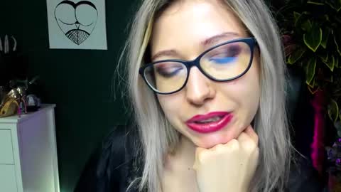 Snapshot of heidi_pleasure chatting on 27, 12, 2024 Heidi online show from 27, 12, 2024