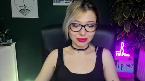 Snapshot of heidi_pleasure chatting on 22, 1, 2025 Heidi online show from 22, 1, 2025