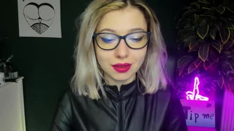 Snapshot of heidi_pleasure chatting on 23, 1, 2025 Heidi online show from 23, 1, 2025
