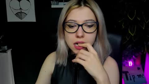 Snapshot of heidi_pleasure chatting on 27, 1, 2025 Heidi online show from 27, 1, 2025