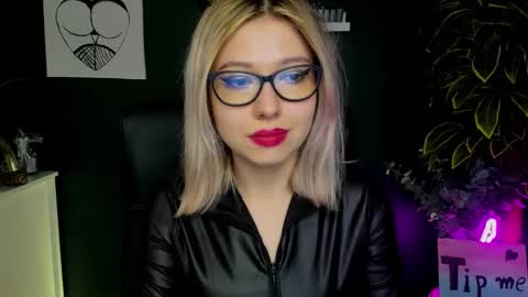Snapshot of heidi_pleasure chatting on 30, 1, 2025 Heidi online show from 30, 1, 2025