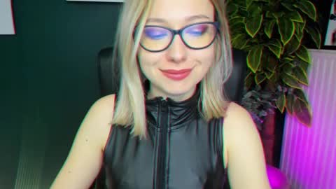 Snapshot of heidi_pleasure chatting on 11, 3, 2025 Heidi online show from 11, 3, 2025