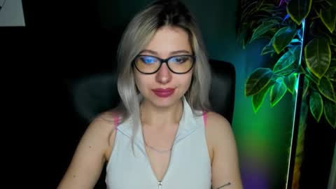 Snapshot of heidi_pleasure chatting on 22, 9, 2025 Heidi online show from 22, 9, 2025