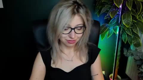 Snapshot of heidi_pleasure chatting on 7, 10, 2025 Heidi online show from 7, 10, 2025